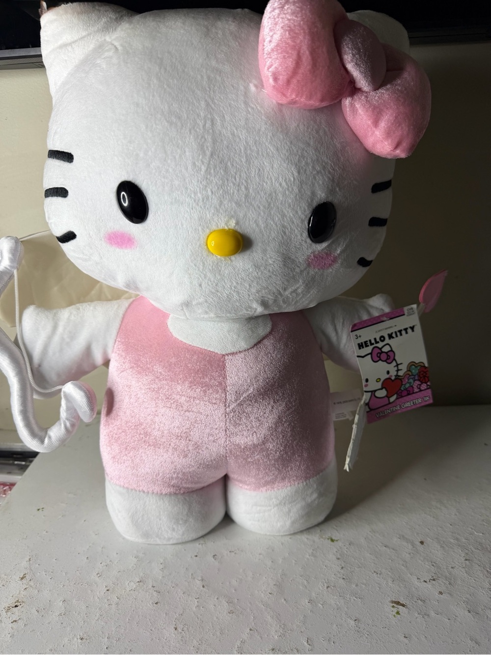 Hello Kitty valentines Cupid greeter